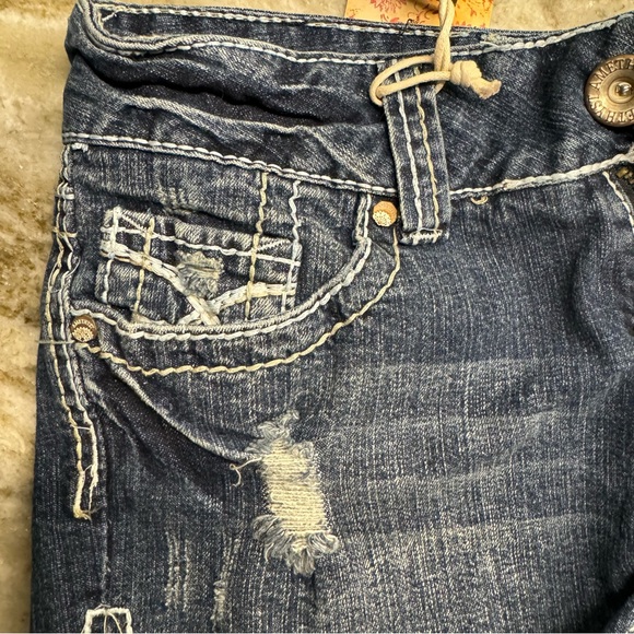 NWT!! Amethyst Junior’s Sz 7 low rise shorts, 2” inseam, smoke free home!! - Picture 4 of 11